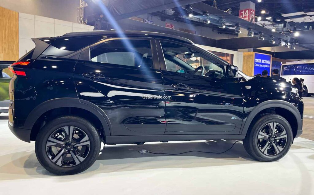 tata nexon ev dark edition-7