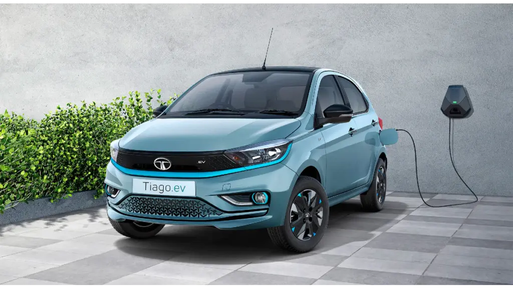 Tata made Tiago EV even cheaper. Price reduced by Rs 1.5 lakh in December. Drive a car with 300 KM range at the price of Nano.