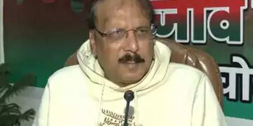 स्कूल में धार्मिक ग्रंथों को पढ़ाएं, लेकिन किसी पर इसे थोपे नहीं : सपा सांसद राजीव राय