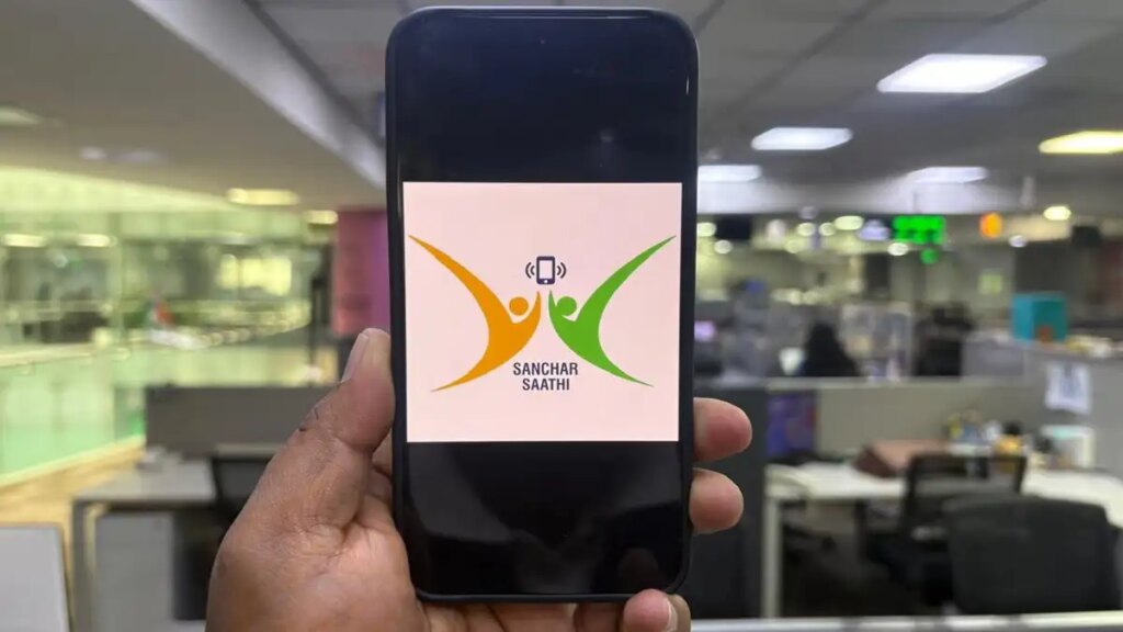 The craze of Sanchar Sathi App is increasing day by day! The app reached the phones of crores of people in one day, the government told its specialty