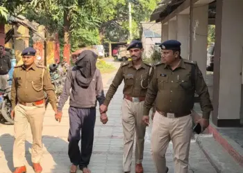 To escape from the police, he made a 25 feet basement in his house, this is how the police caught the accused of embezzlement of Rs. 36 lakhs.