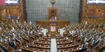 Uproar on the first day of winter session of Parliament, Lok Sabha adjourned amid opposition sloganeering