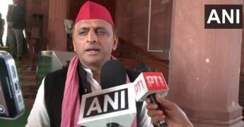 Vande Mataram should not only be sung but should also be performed: Akhilesh Yadav