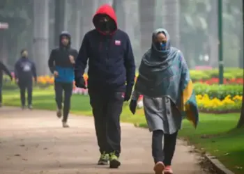 Walking at this time in winter strengthens the heart and lungs and also reduces weight.