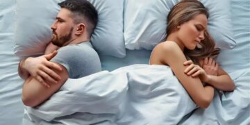 Why is the trend of sleep divorce increasing among couples these days? Know what is the connection between sleep and relationships?