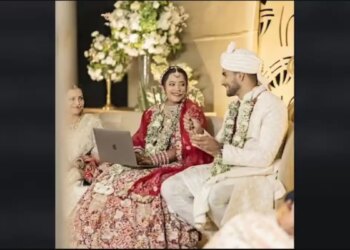 Work from pavilion! The bride had to fix a software bug while sitting in the pavilion, picture went viral on social media