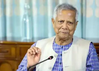 बांग्लादेश में अशांति और अल्पसंख्यकों की हत्याओं के बीच छवि सुधारने में लगे यूनुस
