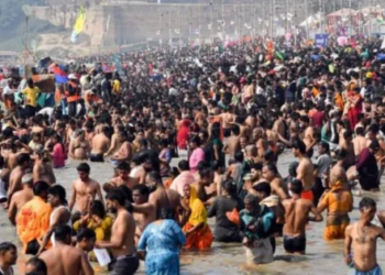 Paush Purnima: Flood of devotion gathered on the banks of Ganga in Kaushambi, people took a dip