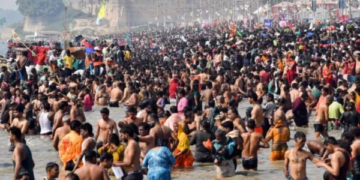 Paush Purnima: Flood of devotion gathered on the banks of Ganga in Kaushambi, people took a dip