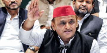4 died in Indore due to contaminated water, Akhilesh said - 'Drinking water in the award winning city is deadly'