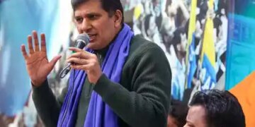 AAP accuses Delhi government of demolishing houses of poor in Shalimar Bagh