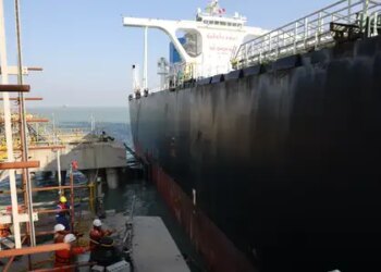 Adani Ports welcomes India's first fully laden crude oil carrier at Mundra Port