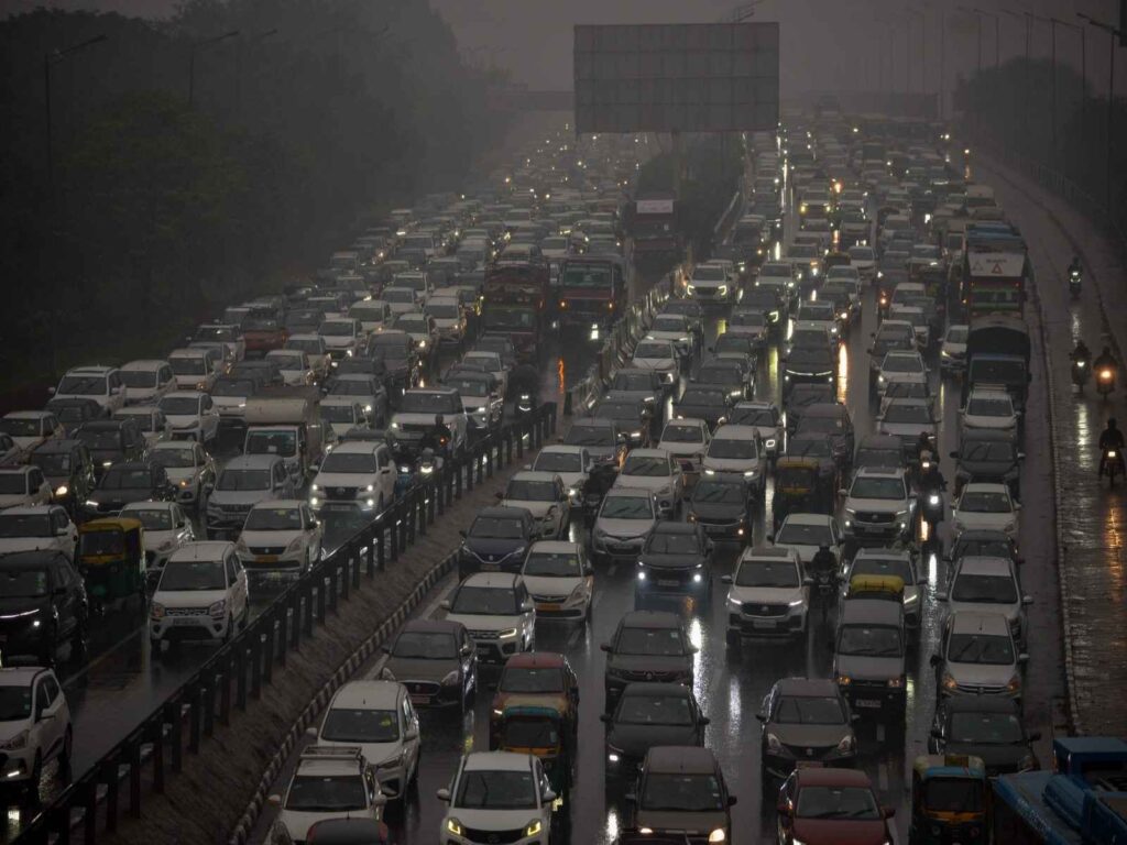 Air quality improves due to rain in Delhi, AQI 242; Grape Stage-III removed