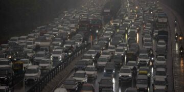 Air quality improves due to rain in Delhi, AQI 242; Grape Stage-III removed