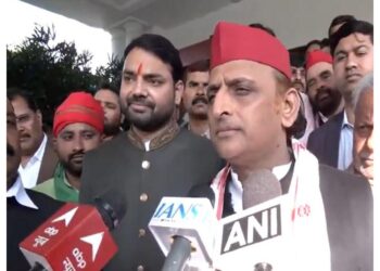 Akhilesh Yadav's sharp reaction on Shankaracharya controversy, said "BJP is breaking the tradition of Sanatan Dharma"