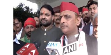 Akhilesh Yadav's sharp reaction on Shankaracharya controversy, said "BJP is breaking the tradition of Sanatan Dharma"