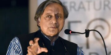 Amidst the questions raised in Congress, Shashi Tharoor made a big clarification - 'Never deviated from the party line', said this on Operation Sindoor.