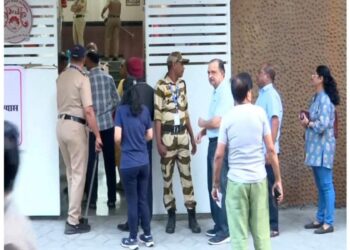 BMC elections: Big controversy over ink, Thackeray brothers alleged irregularities, Election Commission denied