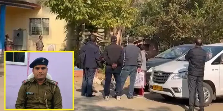 Big action by ACB in Gumla, Chainpur police station incharge arrested red handed while taking bribe of Rs 30 thousand
