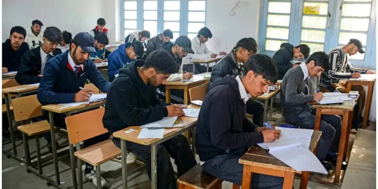 CBSE changed the date of board exams! Now this is the new schedule, know when and for which subject the exam will be held?