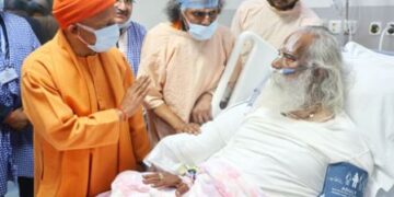 CM Yogi reached the hospital to meet Nritya Gopal Das Maharaj, prayed for his speedy recovery.