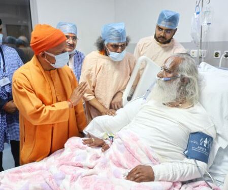 CM Yogi reached the hospital to meet Nritya Gopal Das Maharaj, prayed for his speedy recovery.