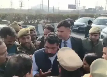 Clash between MP Chandrashekhar Azad and police on Delhi border, there was a scuffle in the insistence of reaching Meerut.
