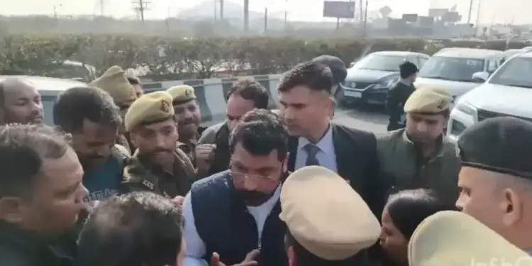 Clash between MP Chandrashekhar Azad and police on Delhi border, there was a scuffle in the insistence of reaching Meerut.