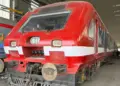 Country's first LNG dual fuel DEMU train ready, 40% diesel will be saved; Know its specialty