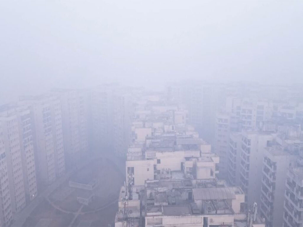Delhi's air poisonous again: Capital in 'severe' category with 439 AQI, GRAP-IV implemented