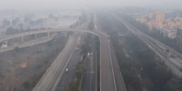 Despite slight improvement in Delhi, air 'very bad', AQI still above 300