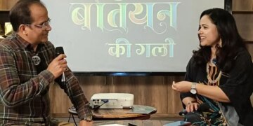 Dialogue with Dharmendra Sharma in 'Batian Ki Gali', see the video in which the director becomes emotional on the condition of Ravindra Manch.