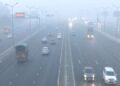 Double attack of cold and pollution in Delhi, air in 'severe' category with 418 AQI.