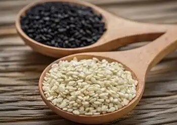 Eating one spoon sesame seeds daily gives internal strength to the body and gives relief from joint pain.