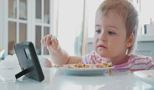 Giving mobile phones to children to silence them is becoming a danger, experts gave strict instructions to Indian parents