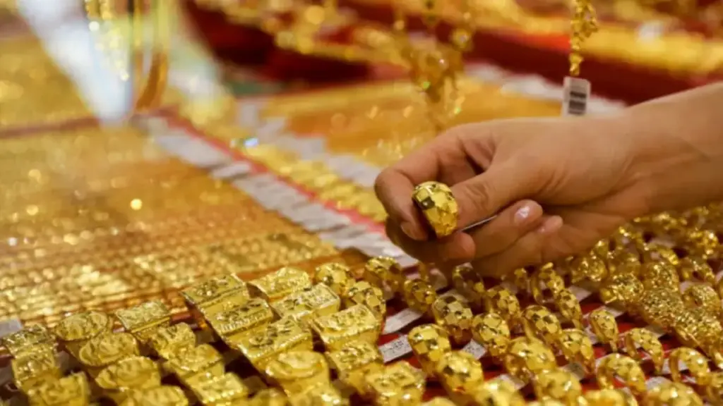 Gold Price Surge: Gold rose by Rs 24,600 in just 2 days, what new record will be made before Makar Sankranti?