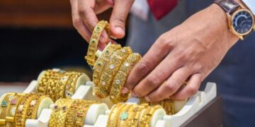 Gold price crosses Rs 1.50 lakh per 10 grams, silver also makes record