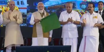 Grand welcome to PM Modi in Thiruvananthapuram, Chief Minister Vijayan said - These projects will give new momentum to the development of the state.