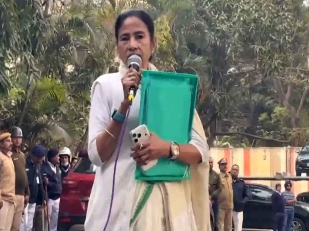 High voltage drama in Kolkata: ED raid on IPAC office, Mamata Banerjee calls Amit Shah a 'low' minister