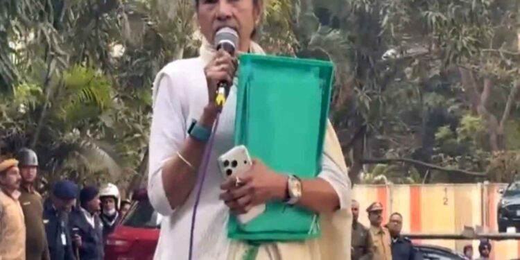 High voltage drama in Kolkata: ED raid on IPAC office, Mamata Banerjee calls Amit Shah a 'low' minister