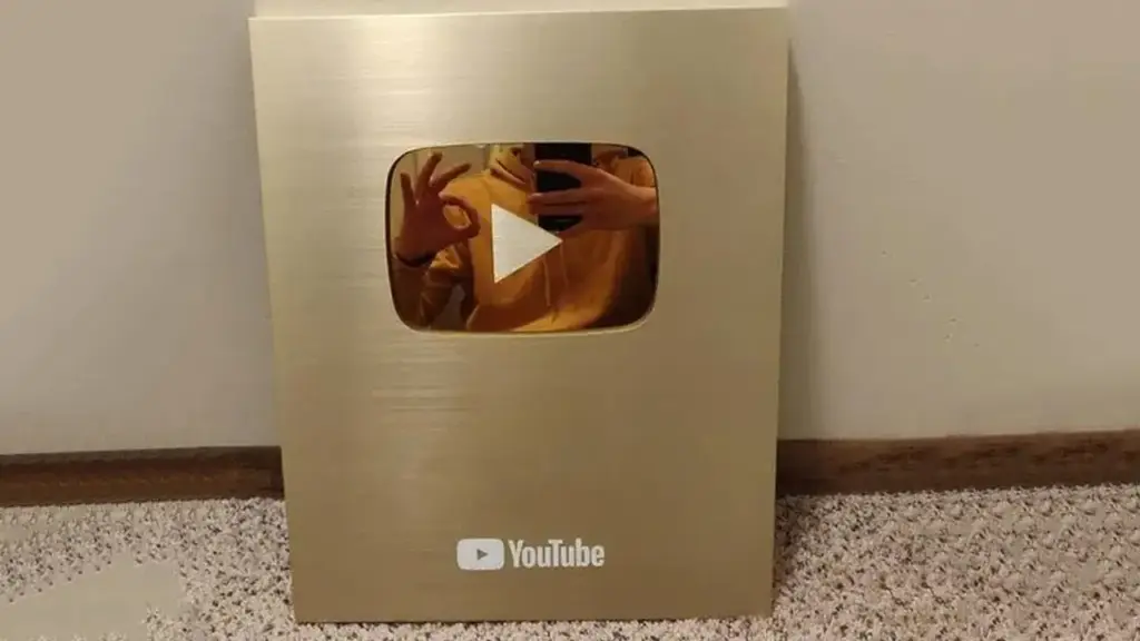 How much do YouTube creators earn per 1 lakh views and when do they get the golden button? Read complete information here