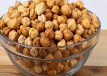 If you feel tired in winter then consume roasted gram like this, know the benefits of consuming it.