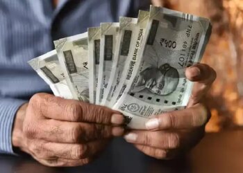 If you want to leave your job and start your own business, the government is giving loan up to Rs 10 lakh, know how to avail the benefit.