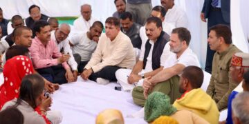 Indore water tragedy: Rahul Gandhi meets victims' families in Bhagirathpura