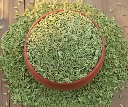Is gray hair becoming a problem at an early age? Fennel will give natural hair color to hair