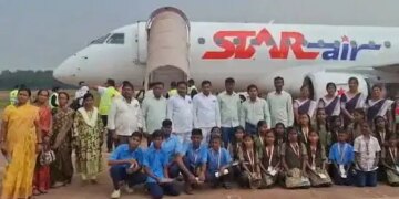 Karnataka headmaster took children on their first air journey, set an inspiring example by spending Rs 5 lakh, Video