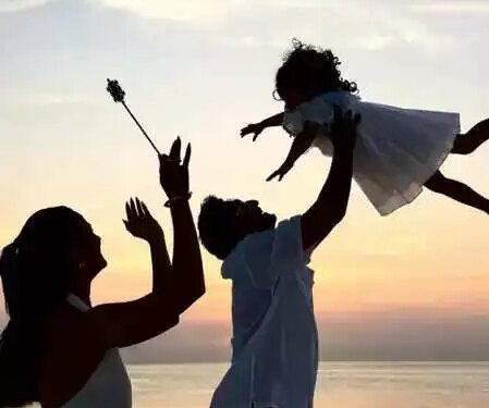 'Keep moving forward', Alia was seen having fun on the beach with husband Ranbir and daughter Raha.