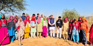 Labor dialogue program organized in village Nangli Balahir under MNREGA Bachao Sangram