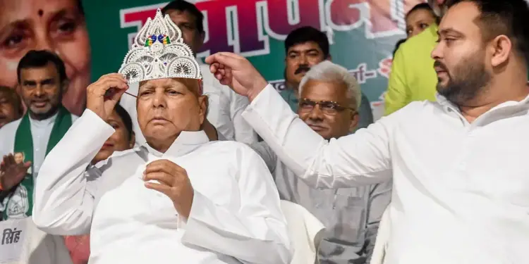 Lalu Yadav's troubles increase: Half of the family accused in a case, if convicted, who will take charge of RJD?