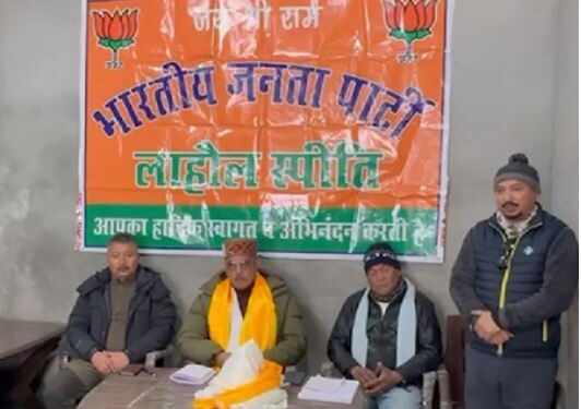 MP Kangana Ranaut and BJP leader Ravi Thakur informed the villagers about 'Vikas Bharat-Ji Ram Ji Yojana'